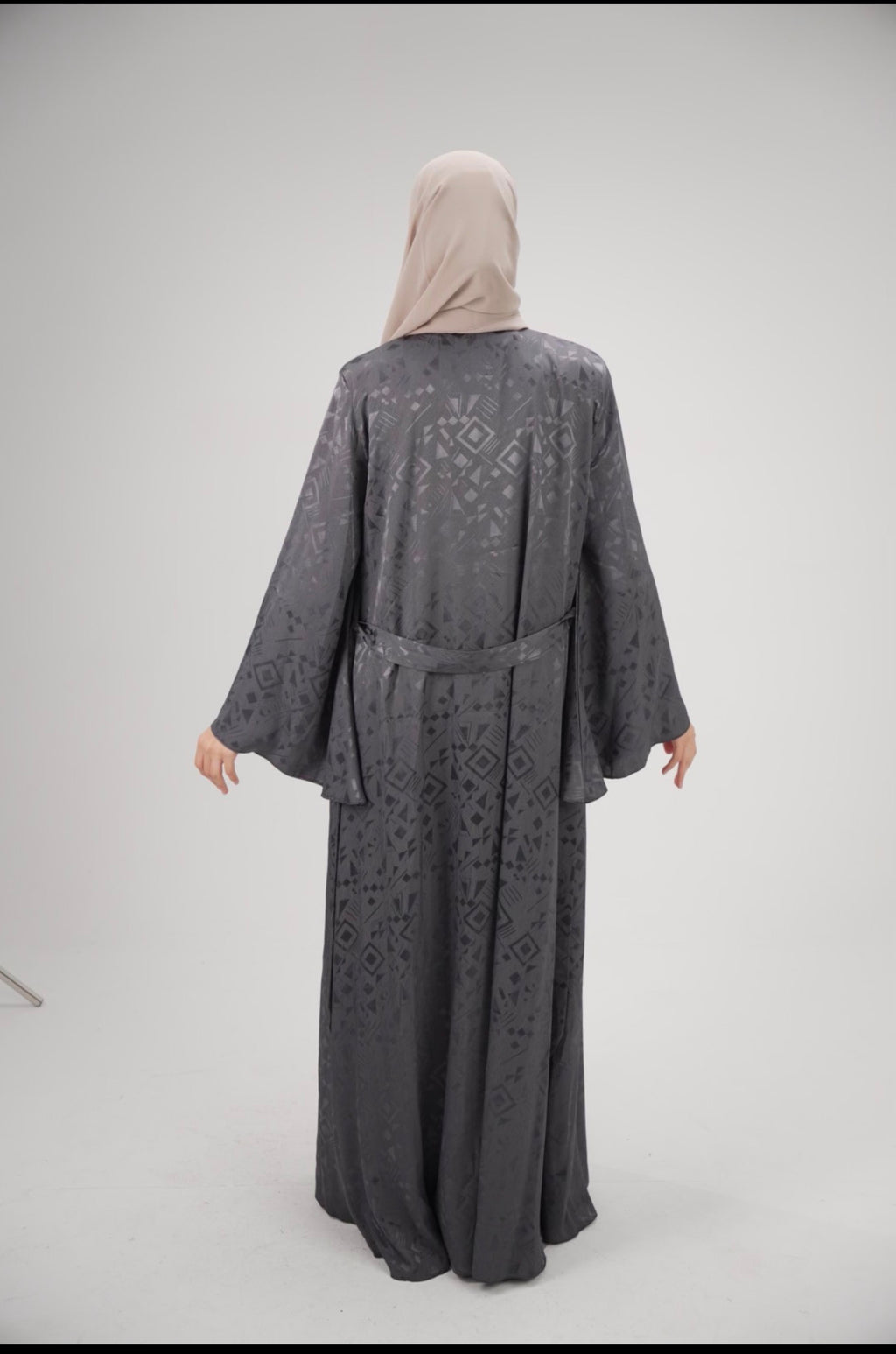 Luna Geometric 2-Piece Abaya Set – Modern Modesty in Slate Grey