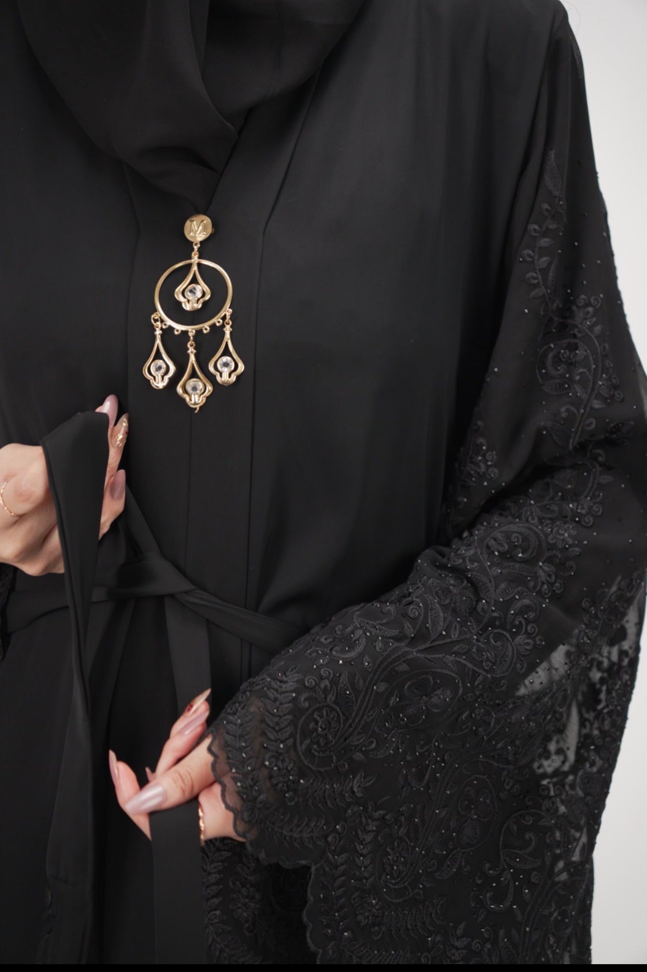 Elegant Midnight Noir Abaya with Scalloped Lace Bell Sleeves