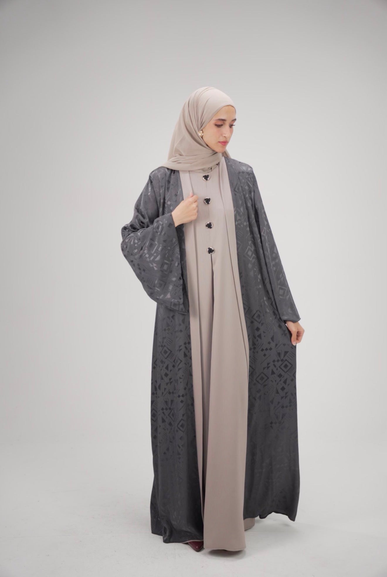 Luna Geometric 2-Piece Abaya Set – Modern Modesty in Slate Grey