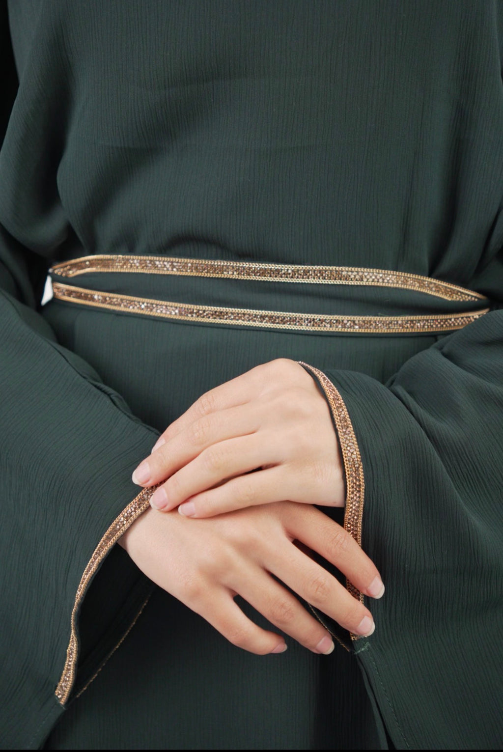 The Onyx Sculpt – Minimalist Belted Green Abaya
