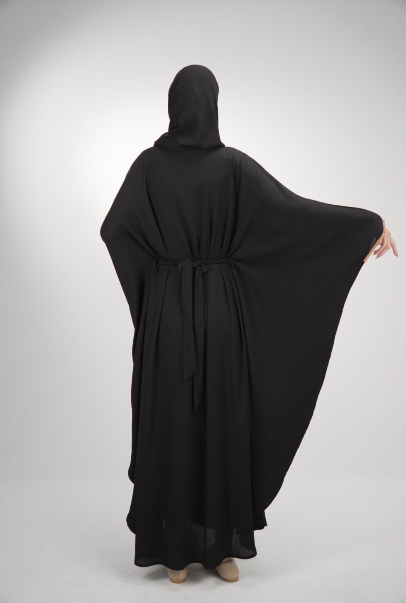 The Luxe Onyx Minimalist Closed Front Abaya Black
