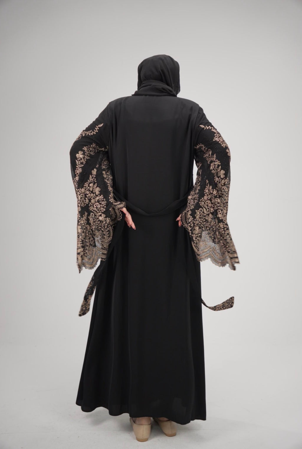 Elegant Midnight Noir Abaya with Scalloped Lace Bell Sleeves