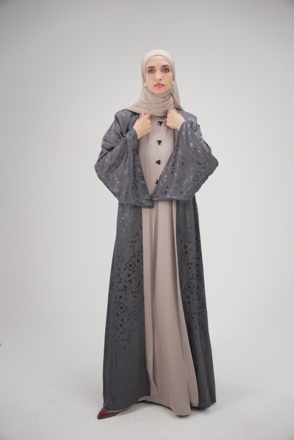 Luna Geometric 2-Piece Abaya Set – Modern Modesty in Slate Grey